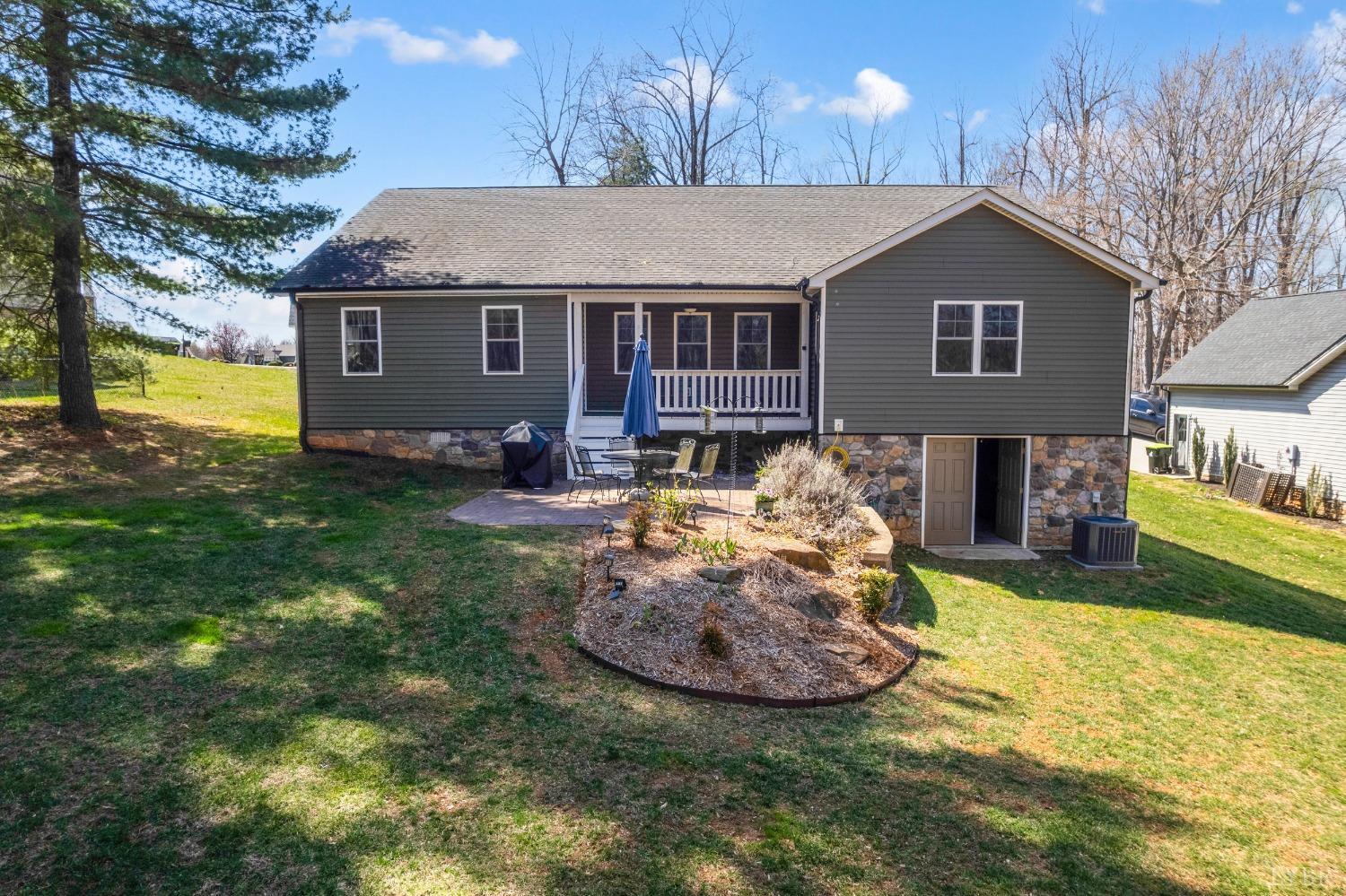 1257 Willow Oak Drive, Forest, Virginia image 4