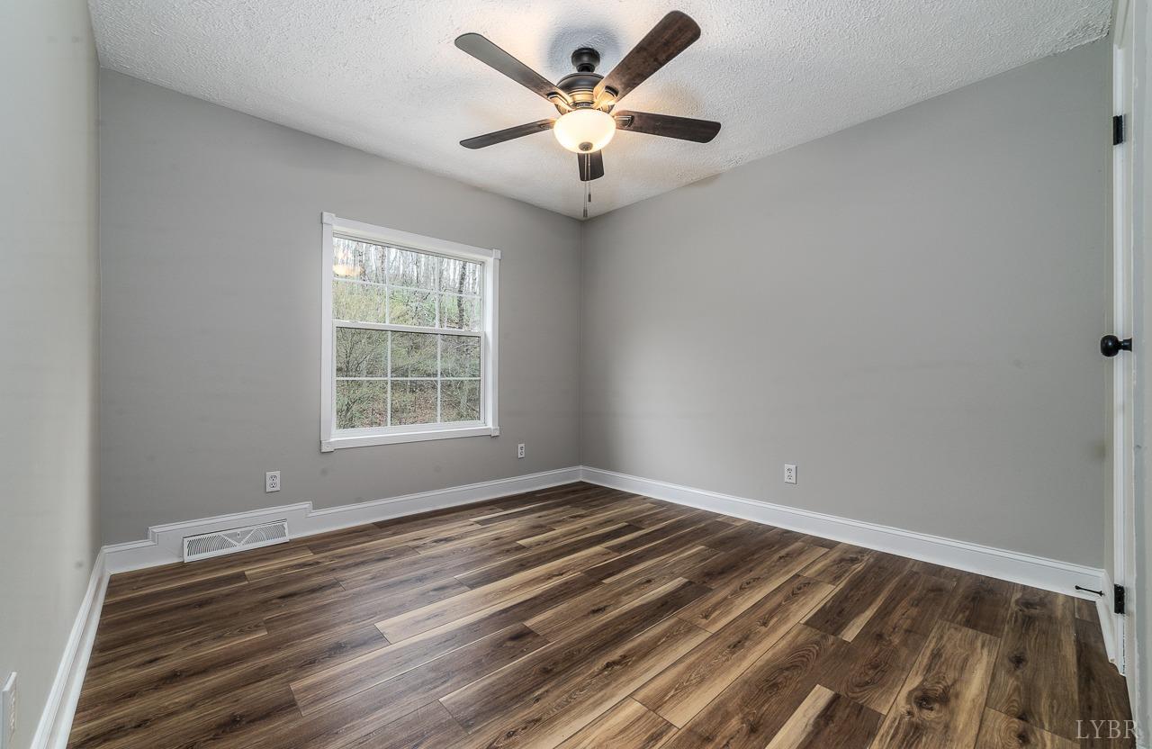 108 Trapper Lane, Vinton, Virginia image 29