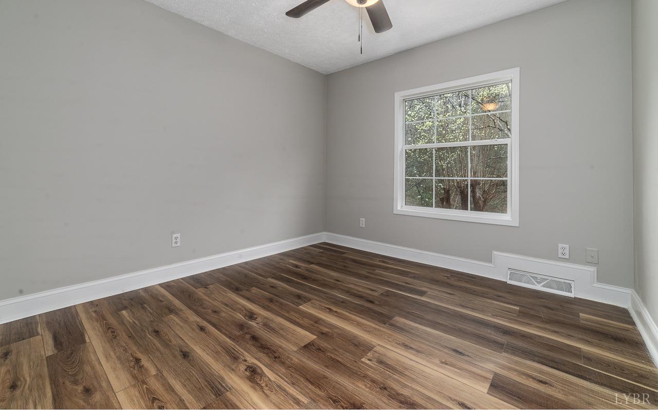 108 Trapper Lane, Vinton, Virginia image 32