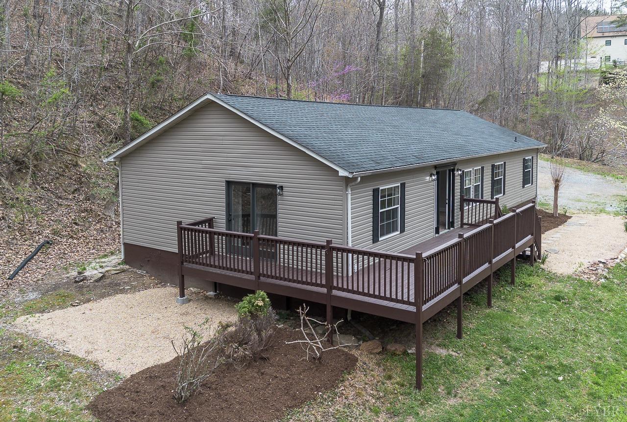 108 Trapper Lane, Vinton, Virginia image 2
