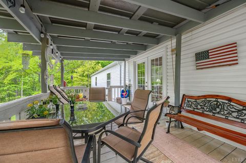 Tiny photo for 142 Micklem Ln Ln, Shipman, VA 22971 (MLS # 366107)