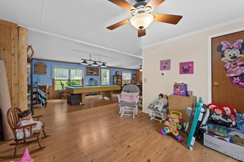 Tiny photo for 142 Micklem Ln Ln, Shipman, VA 22971 (MLS # 366107)