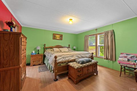Tiny photo for 142 Micklem Ln Ln, Shipman, VA 22971 (MLS # 366107)
