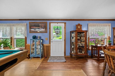 Tiny photo for 142 Micklem Ln Ln, Shipman, VA 22971 (MLS # 366107)