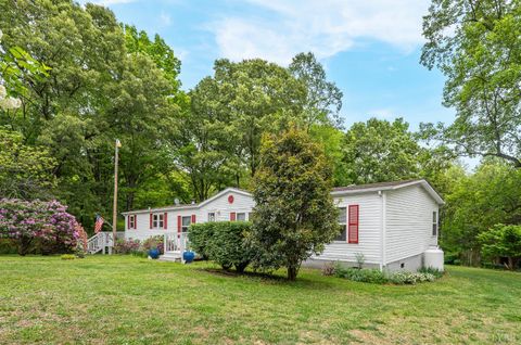 Tiny photo for 142 Micklem Ln Ln, Shipman, VA 22971 (MLS # 366107)