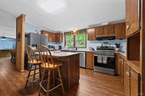 Tiny photo for 142 Micklem Ln Ln, Shipman, VA 22971 (MLS # 366107)
