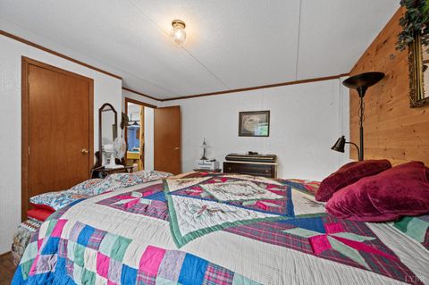 Tiny photo for 142 Micklem Ln Ln, Shipman, VA 22971 (MLS # 366107)