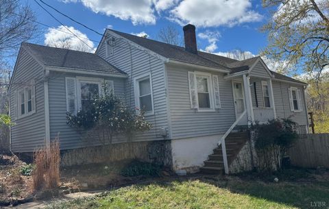 Photo of 400 Arlington Street, Lynchburg, VA 24503 (MLS # 365104)