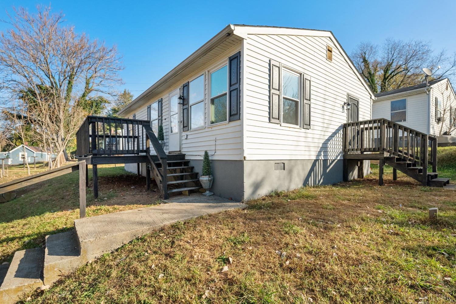 442 W King Street, Bedford, Virginia image 23