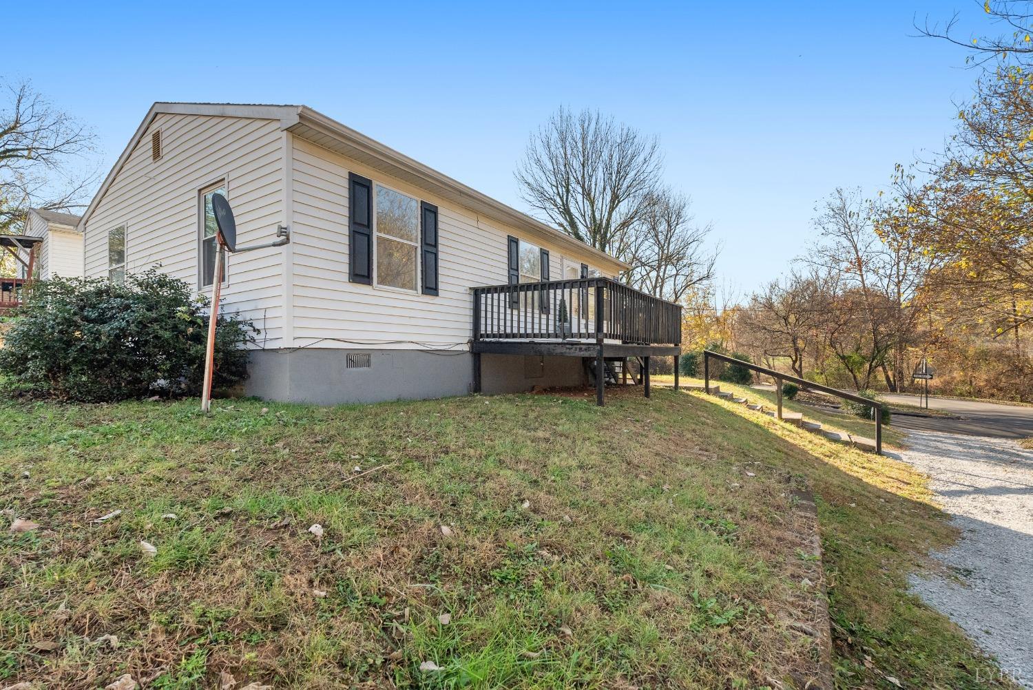 442 W King Street, Bedford, Virginia image 20
