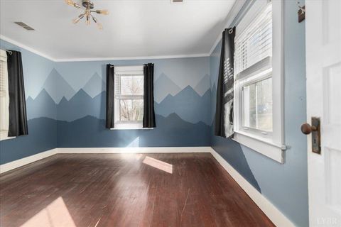 Tiny photo for 525 Monticello Avenue, Lynchburg, VA 24501 (MLS # 364157)