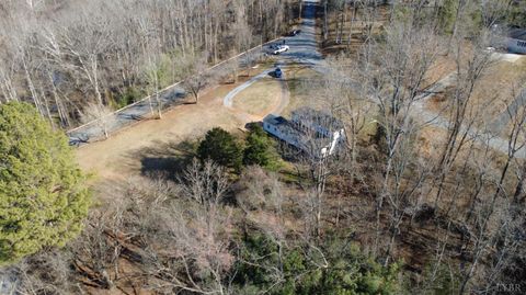 Tiny photo for 525 Monticello Avenue, Lynchburg, VA 24501 (MLS # 364157)