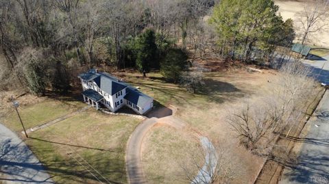 Tiny photo for 525 Monticello Avenue, Lynchburg, VA 24501 (MLS # 364157)