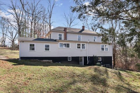 Tiny photo for 525 Monticello Avenue, Lynchburg, VA 24501 (MLS # 364157)