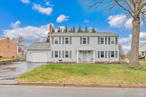 Photo of 419 Rebecca Lane, Salem, VA 24153 (MLS # 364580)