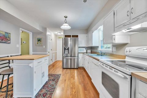 Tiny photo for 419 Rebecca Lane, Salem, VA 24153 (MLS # 364580)