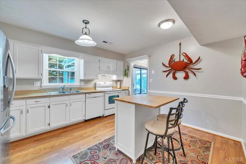 Tiny photo for 419 Rebecca Lane, Salem, VA 24153 (MLS # 364580)