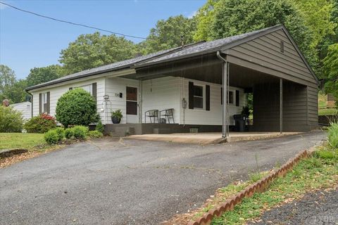 Tiny photo for 720 Vine Street, Bedford, VA 24523 (MLS # 366425)
