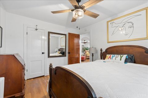 Tiny photo for 720 Vine Street, Bedford, VA 24523 (MLS # 366425)