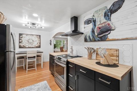 Tiny photo for 720 Vine Street, Bedford, VA 24523 (MLS # 366425)