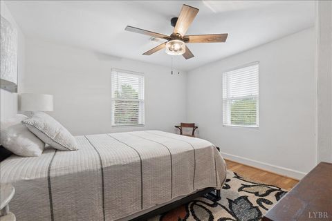 Tiny photo for 720 Vine Street, Bedford, VA 24523 (MLS # 366425)