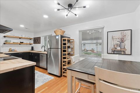 Tiny photo for 720 Vine Street, Bedford, VA 24523 (MLS # 366425)