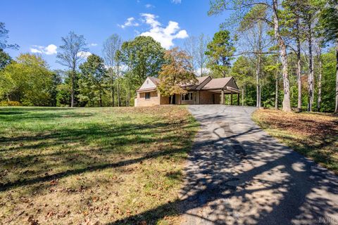 Tiny photo for 207 Merrywood Drive, Forest, VA 24551 (MLS # 361915)