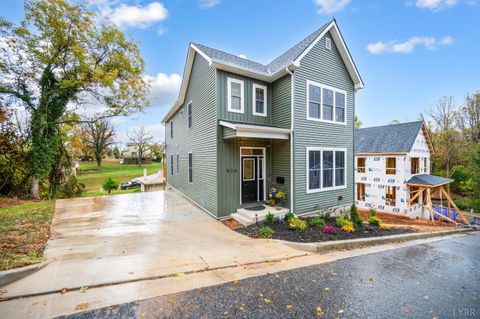Photo of 526 Essex Street, Lynchburg, VA 24504 (MLS # 365338)