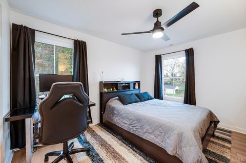 Tiny photo for 526 Essex Street, Lynchburg, VA 24504 (MLS # 365338)