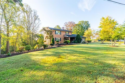 Tiny photo for 1921 Tabby Ln Ln, Altavista, VA 24517 (MLS # 364865)