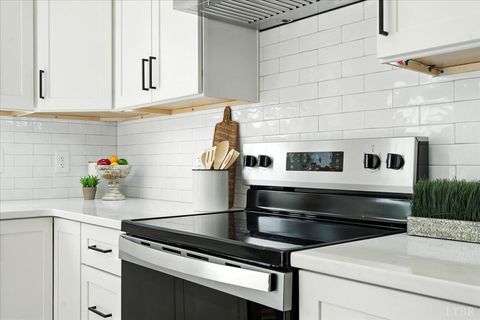 Tiny photo for 196 Kentmoor Farm Road, Madison Heights, VA 24572 (MLS # 363591)