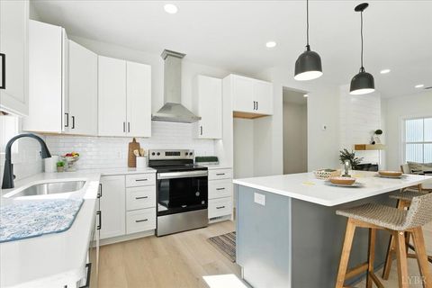 Tiny photo for 196 Kentmoor Farm Road, Madison Heights, VA 24572 (MLS # 363591)