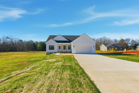 Tiny photo for 196 Kentmoor Farm Road, Madison Heights, VA 24572 (MLS # 363591)