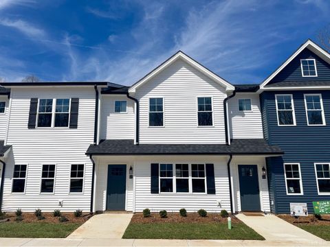 Photo of 110 Aaron Place #606, Lynchburg, VA 24502 (MLS # 365494)