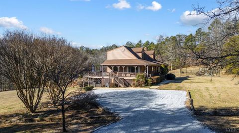 Tiny photo for 1024 Beaver Creek Crossing Xing, Lynchburg, VA 24501 (MLS # 364068)