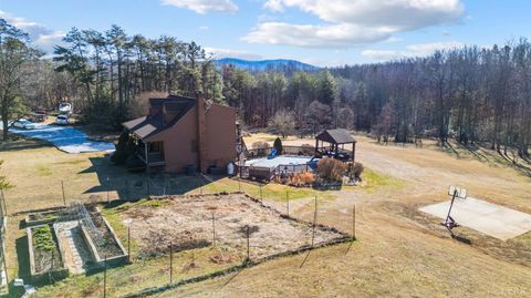 Tiny photo for 1024 Beaver Creek Crossing Xing, Lynchburg, VA 24501 (MLS # 364068)