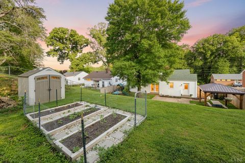 Tiny photo for 4604 greenwood Drive, Lynchburg, VA 24502 (MLS # 366773)