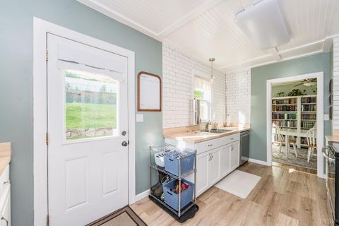 Tiny photo for 4604 greenwood Drive, Lynchburg, VA 24502 (MLS # 366773)