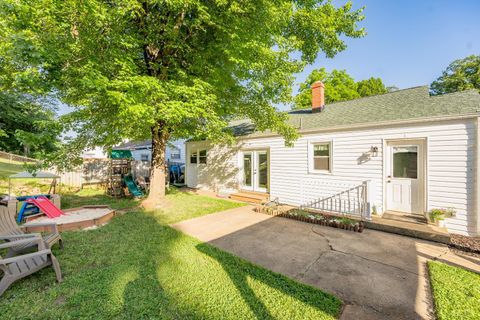 Tiny photo for 4604 greenwood Drive, Lynchburg, VA 24502 (MLS # 366773)