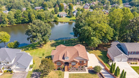 Homes For Sale - 214 Swan Lane<br/> Forest, VA 24551