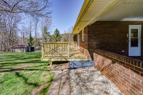Tiny photo for 303 Grove Street, Hurt, VA 24563 (MLS # 364952)