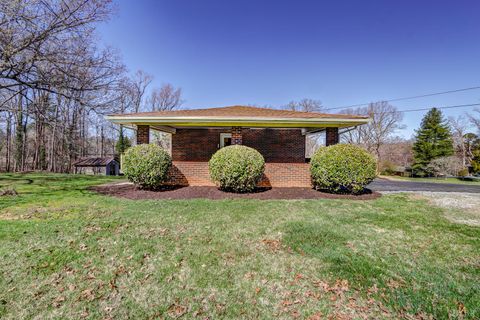Tiny photo for 303 Grove Street, Hurt, VA 24563 (MLS # 364952)