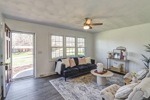 Tiny photo for 303 Grove Street, Hurt, VA 24563 (MLS # 364952)