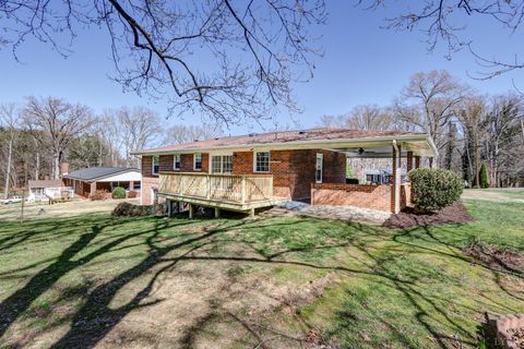 Tiny photo for 303 Grove Street, Hurt, VA 24563 (MLS # 364952)