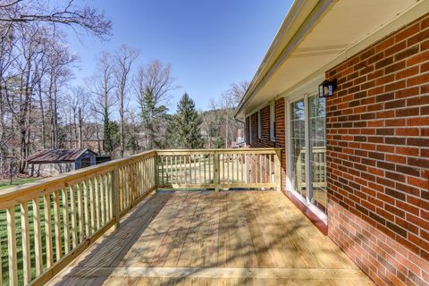 Tiny photo for 303 Grove Street, Hurt, VA 24563 (MLS # 364952)