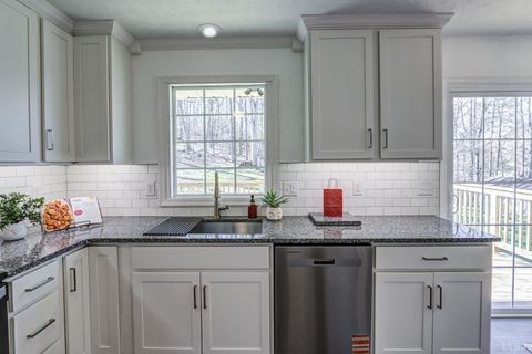 Tiny photo for 303 Grove Street, Hurt, VA 24563 (MLS # 364952)