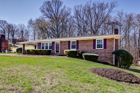 Tiny photo for 303 Grove Street, Hurt, VA 24563 (MLS # 364952)