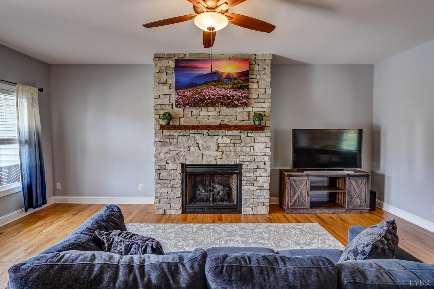 1013 Cobblestone Lane, Forest, Virginia image 6