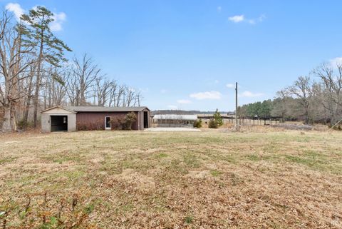 Tiny photo for 7092 Stage Coach Road, Nathalie, VA 24577 (MLS # 364685)