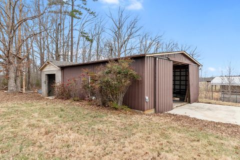 Tiny photo for 7092 Stage Coach Road, Nathalie, VA 24577 (MLS # 364685)